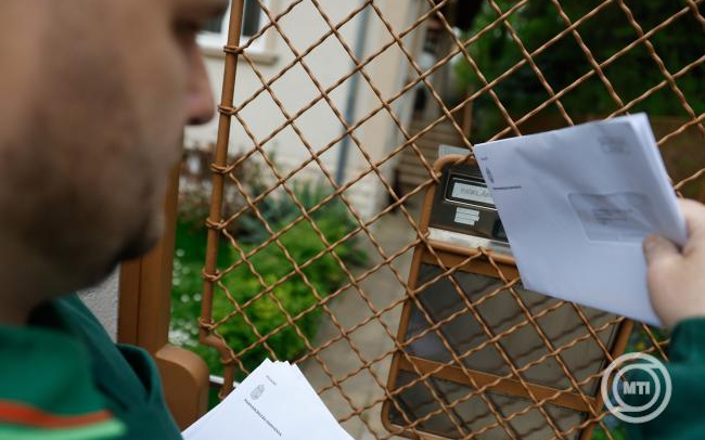 Eddig fél millió ember küldte vissza a Voks lapokat