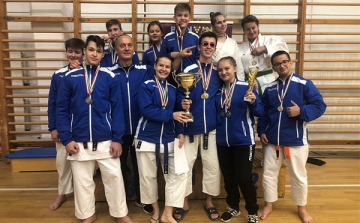 A Dombóvári Karatesuli lett a legeredményesebb csapat a keszthelyi versenyen