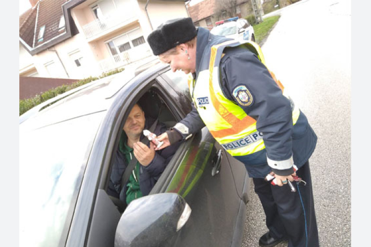 Ajándékot kaptak a szabályos autósok