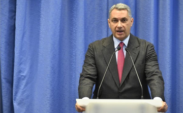 ÉKM: Lázár János tíz közlekedési vállalásából kettő teljesül április elsejére