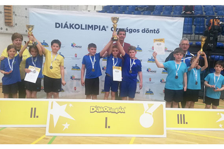 Aranyérmes lett a dombóvári csapat az asztalitenisz diákolimpián