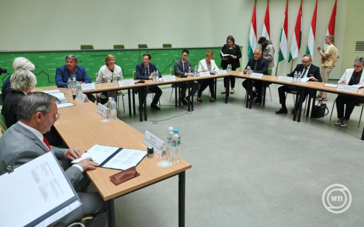 Együttműködési megállapodást kötött a BYD a dél-alföldi régió szakképzési centrumaival és az SZTE-vel