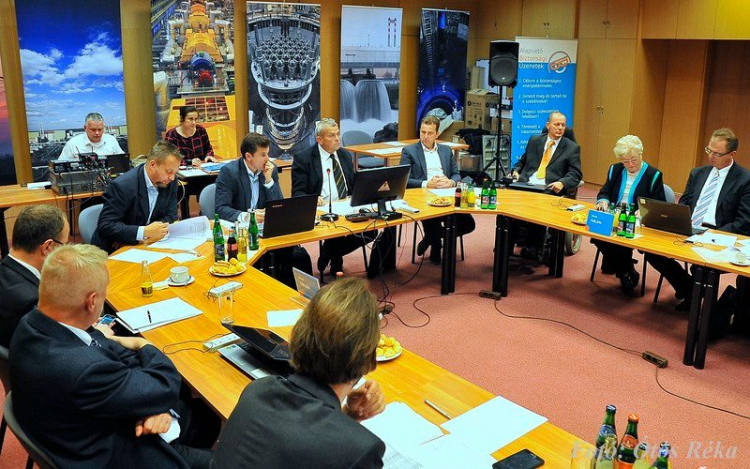 Pakson hozta meg döntéseit a közgyűlés