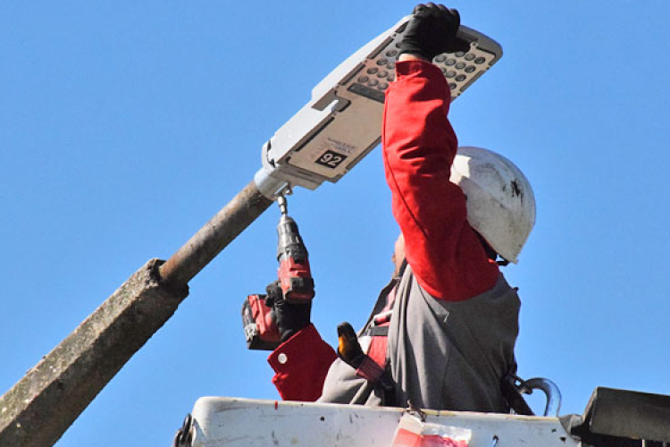 Jól halad az utcai lámpák cseréje Dombóváron