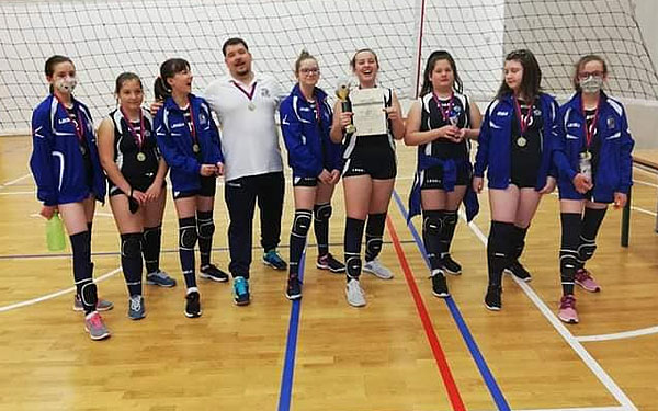Bravúros győzelemsorozatot arattak a dombóvári U13-as röplabdás lányok