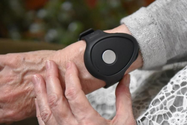Újabb fejlesztés javítja az idősek biztonságát a Gondosóra programban