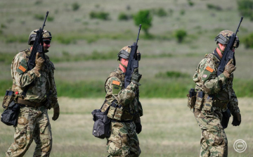 Közös éleslövészetet tartanak a Magyar Honvédség területvédelmi ezredeinek katonái és az Ohiói Nemzeti Gárda Bakonykútiban