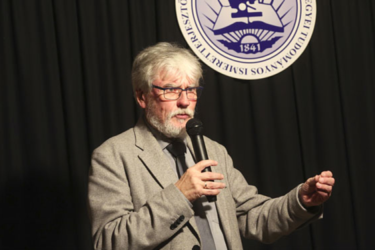 A koppányi aga testamentuma történész szemmel címmel tartott előadást Dr. Szakály Sándor történész-professzor