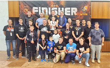 A dombóvári tűzoltók csapata első helyen végzett a lépcsőfutó versenyen