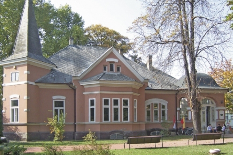 Arcképcsarnok – Dr. Farkas Jenő