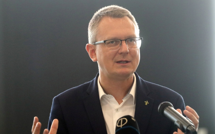 Rétvári Bence: juttatást kapnak a tankerületi iskolában dolgozó tanárok év végén