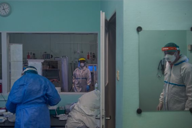 A fertőzöttek száma 279,4 millió, a halálos áldozatoké több mint 5,396 millió a világon